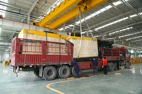 500kw移動(dòng)拖車柴油發(fā)電機(jī)組